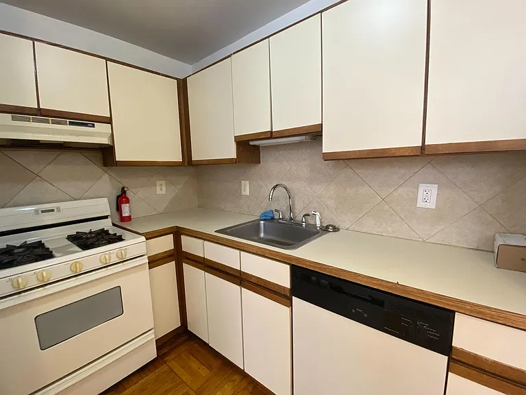 164 Ogden Ave #102 — Photo 4