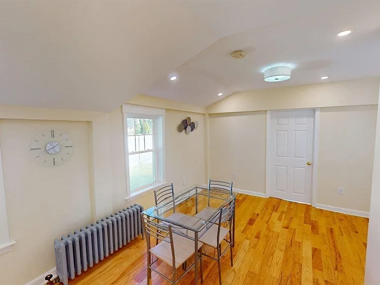 266 Webster St — Photo 10