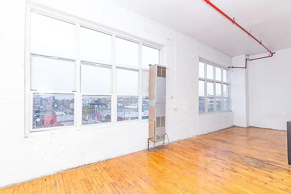 Rented by MySpaceNYC | media 17