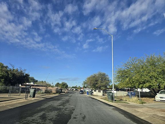 5th image of 522 W Inez Dr