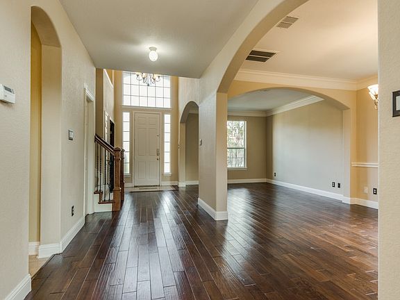 3rd image of 1231 Willowdale Ln