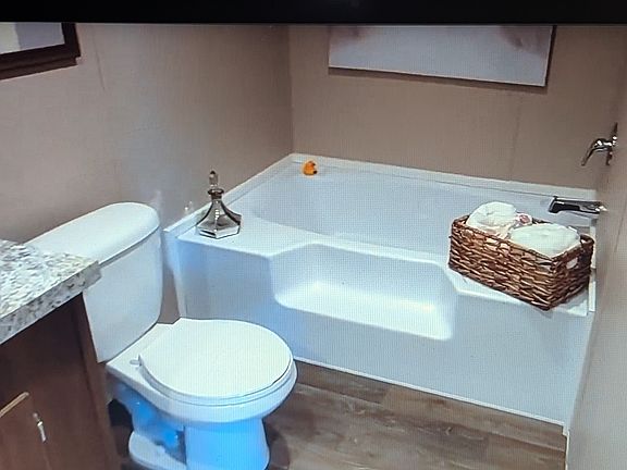 Soaker tub in Master.