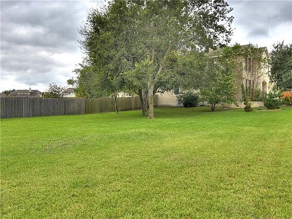 2nd image of 513 Bellaire Oaks Dr