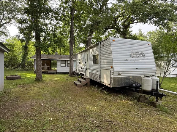 16 Five Woodhaven Lcks, Sublette, IL 61367