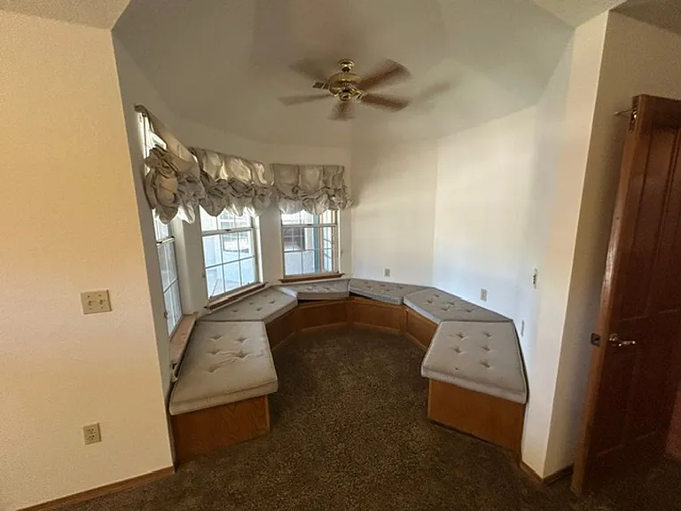 5730 W Laura Ct — Photo 28