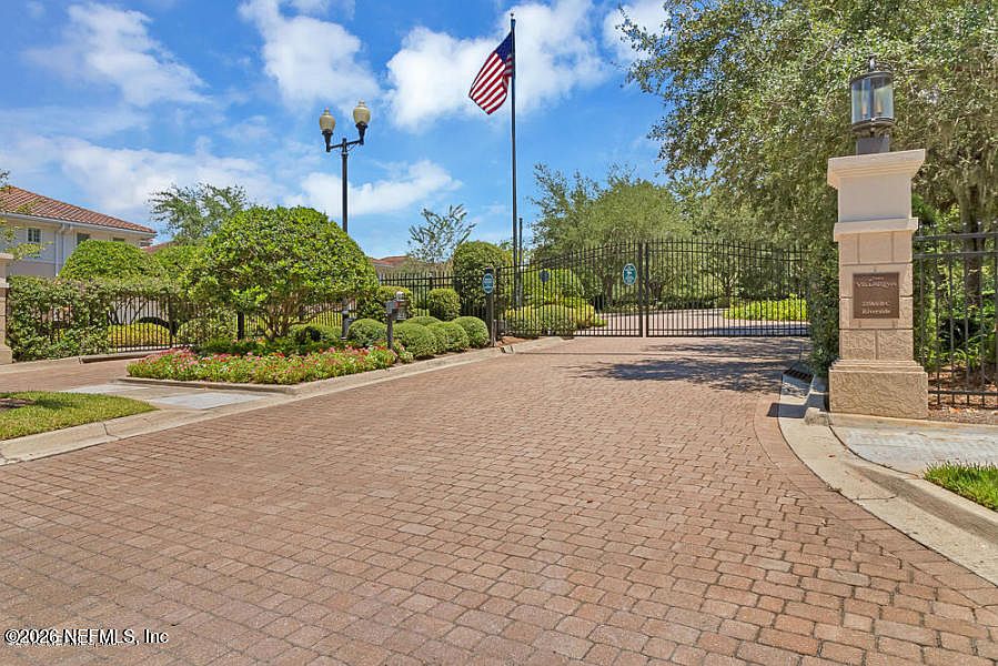 2nd image of 2358 RIVERSIDE Avenue #1001