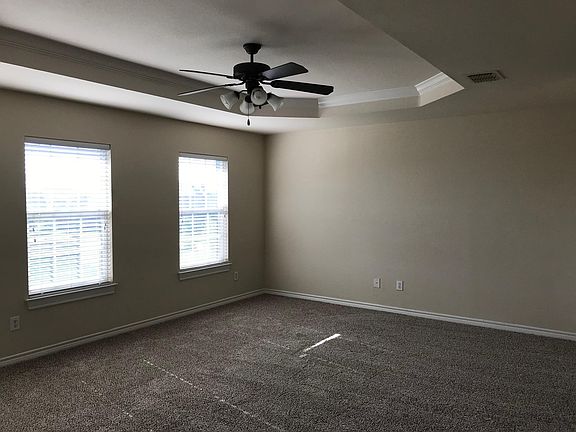3rd image of 1623 Willow Ln