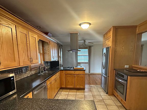 4th image of 5010 Castelar St