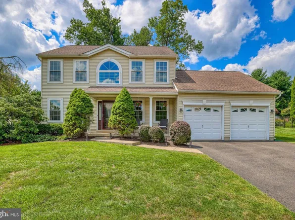 3 Par Dr, Langhorne, PA 19047
