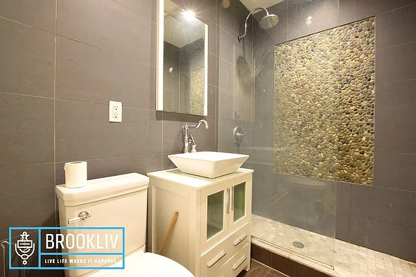 Rented by null | media 15