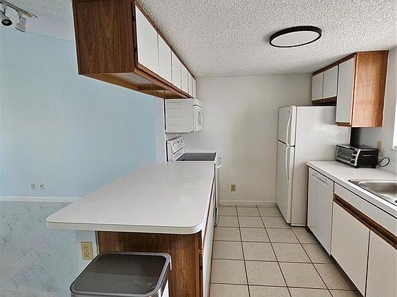 4th image of 6339 La Costa Dr APT L