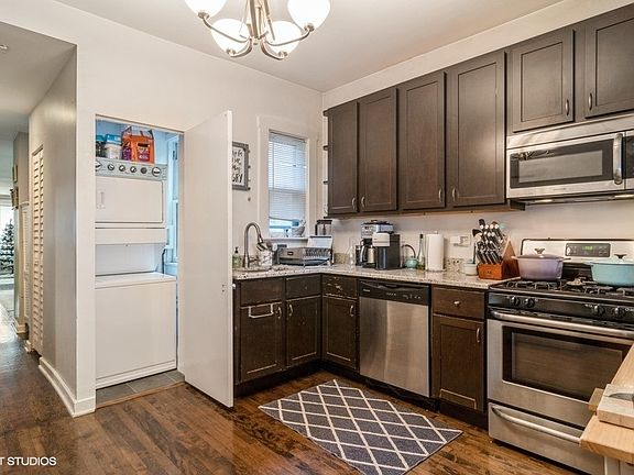 3rd image of 2008 N Damen Ave #2