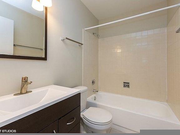 2nd image of 1771 N Dayton St #1717-202