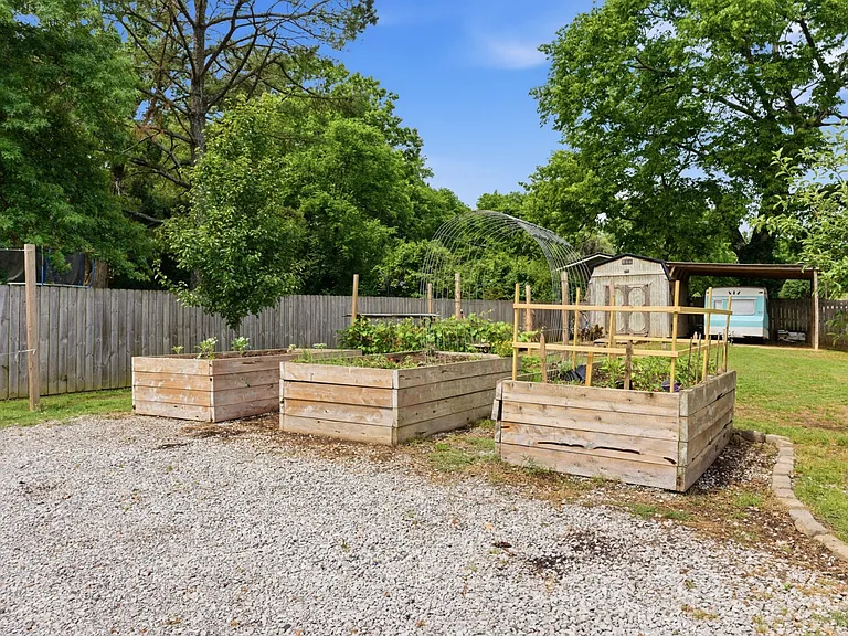 450 Sanders Ferry Rd — Photo 23