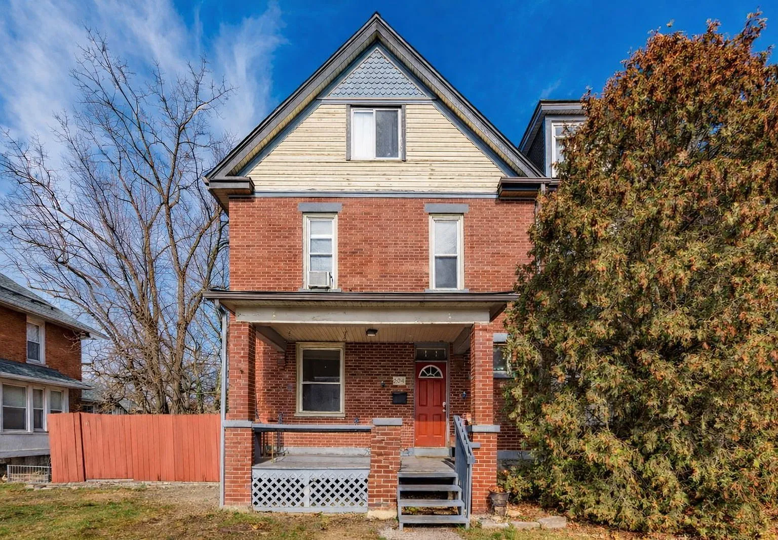 4 bed, 1.0 bath, $1,325 — Photo 1
