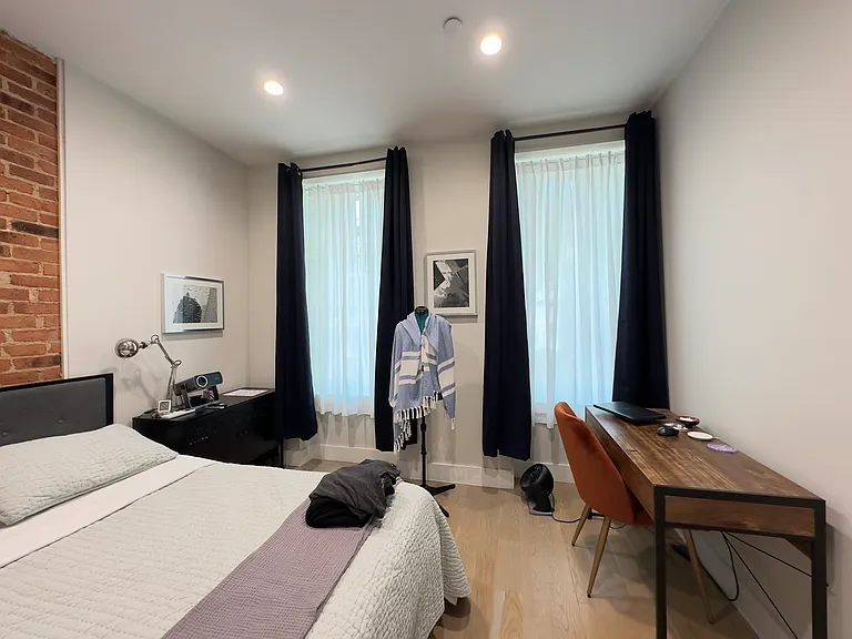 860 Hancock St #3R — Photo 5