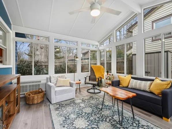 35 Whitfield Pl, Parsippany-Troy Hills Twp., NJ 07878