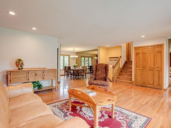 5th image of 9340 Sheffield Cir S