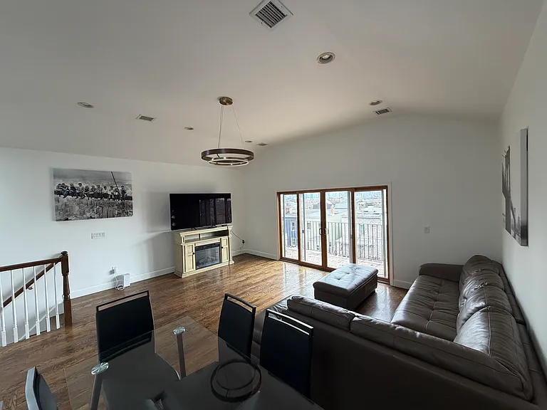 192 Arlington Ave #2 — Photo 12