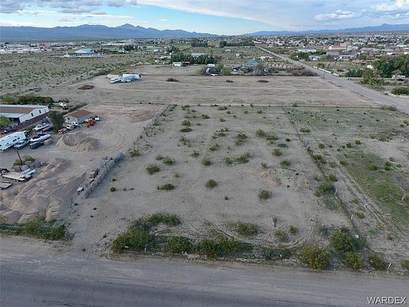 3rd image of 1749 E Joy Ln