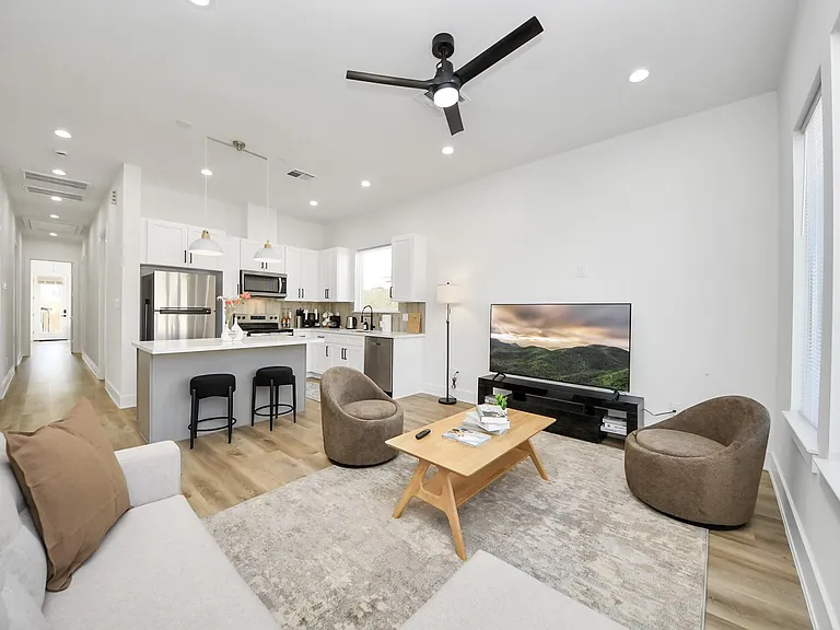 3907 Maggie St — Photo 1