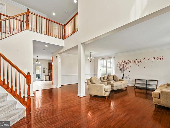 5th image of 1402 Sands Cir