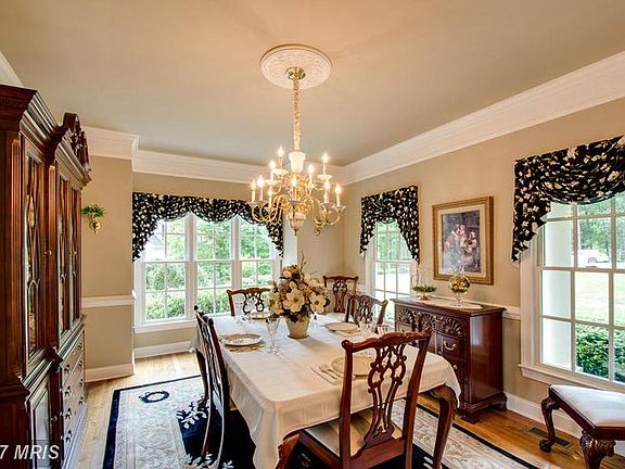FORMAL DINING ROOM  - 15 X 12