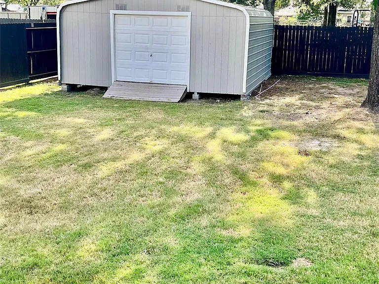 24418 Tree Ln — Photo 10