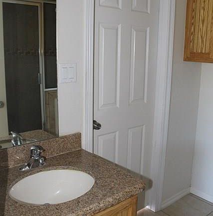 4th image of 2041 Westminster Cir