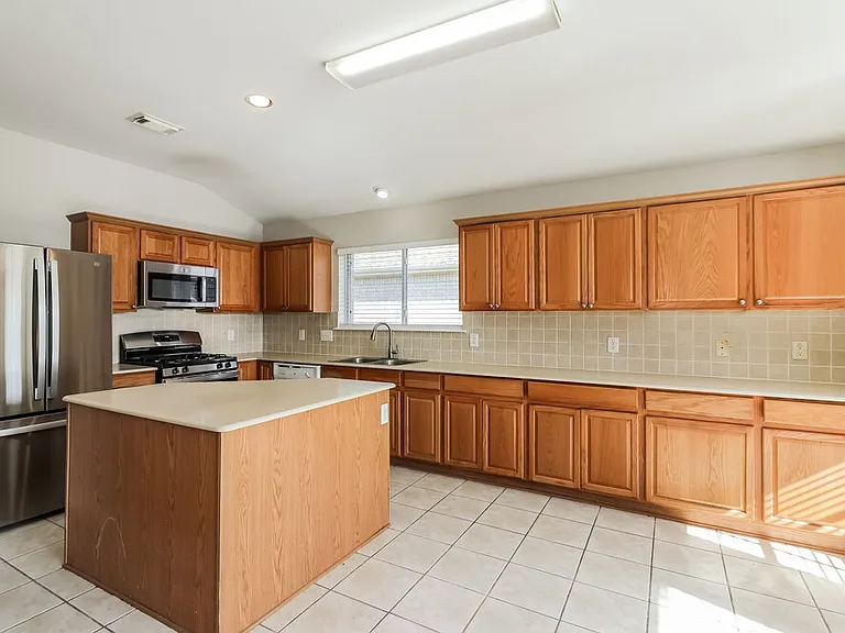 6227 Channelbrook Ln — Photo 8