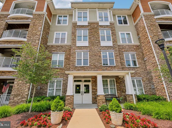 19 Clay Lodge Ln Unit 202, Baltimore, MD 21228