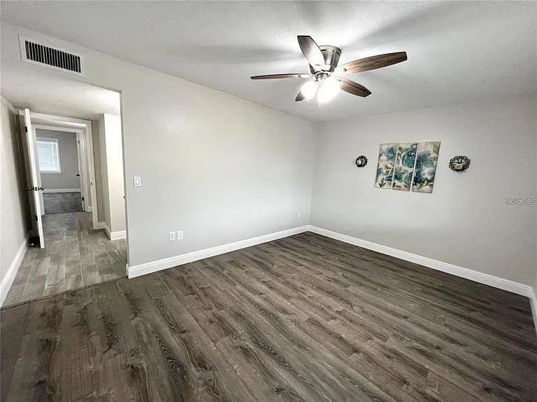 912 La Jolla Ave — Photo 15