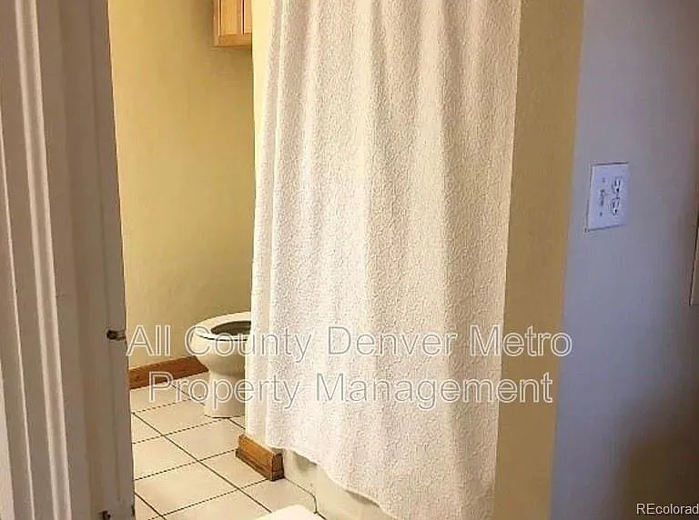 831 Elati St — Photo 11