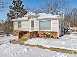 35W396 Pearson Dr, Wayne, IL 60184