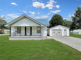 206 W Colorado Ave, Casey, IL 62420