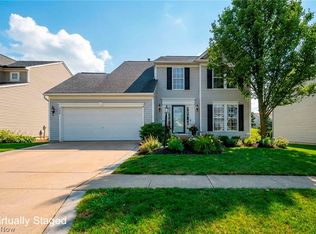 998 Woodfield Ln, Brunswick, OH 44212