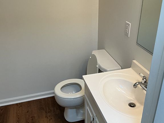 4th image of 5017 Shannon Dr #23