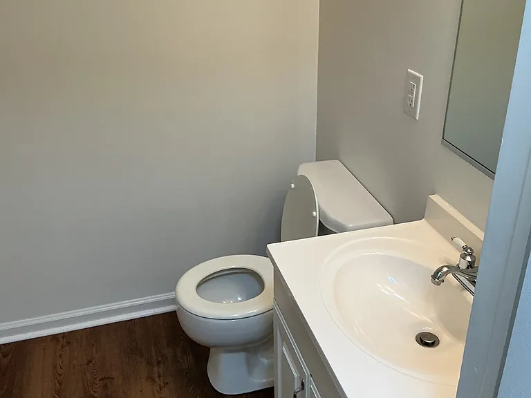 2 BR 1 Bath Apartment — Photo 4