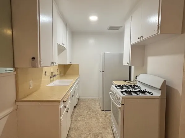 953 6th St APT 3, Santa Monica, CA 90403