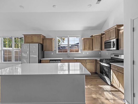 4th image of 80 Betsy Valley Dr