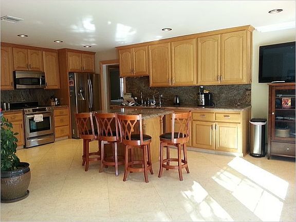 5th image of 5156 Gloria Ave