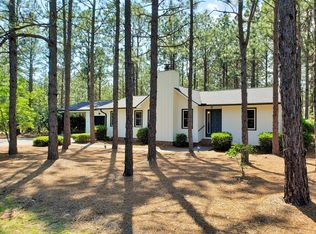 122 Edgewater Dr, Pinehurst, NC 27376