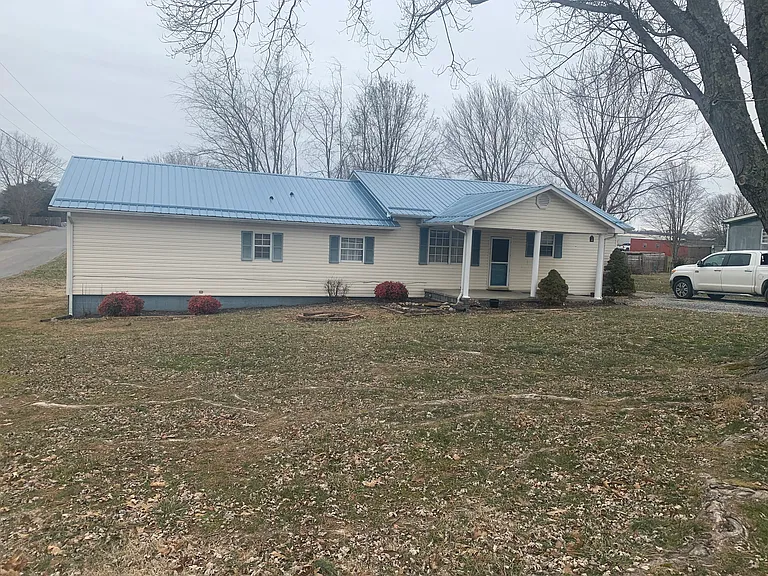 227 Berry Ridge Rd — Photo 1