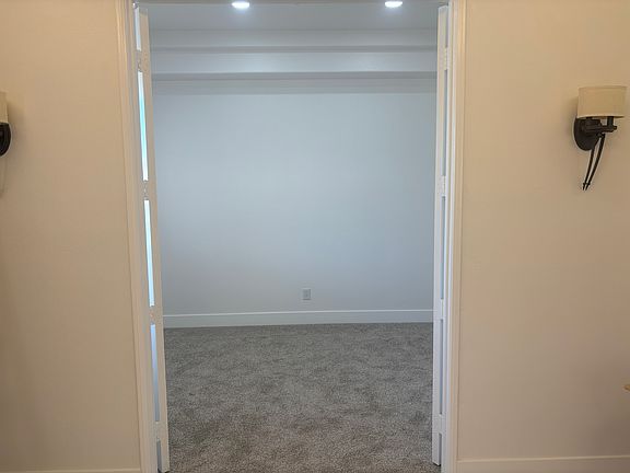 3rd image of 44476 Grand Canyon Ln