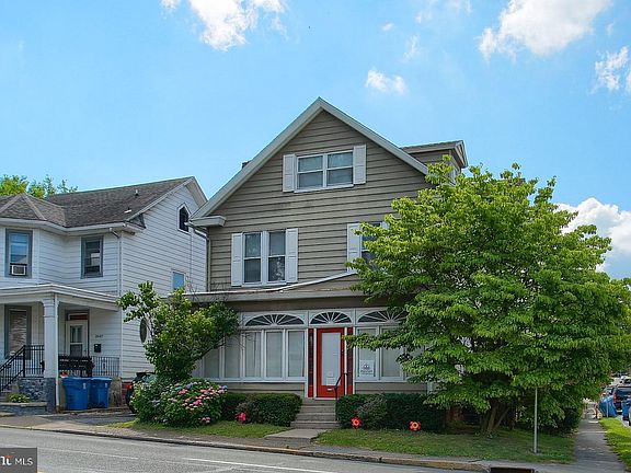 2nd image of 2401 Walnut St