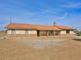 9676 Barker Rd, Oak Hills, CA 92344