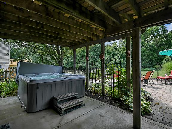 5th image of 489 Streamwater Dr