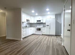 19 Maple St APT 7, Amesbury, MA 01913