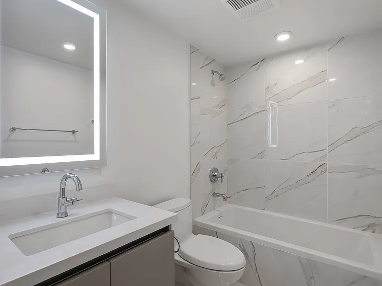 1070 S Holt Ave — Photo 38