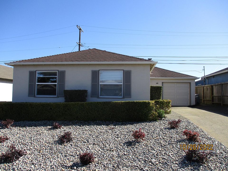 1st image of 3 Los Flores Ave